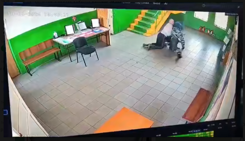    Момент драки. Скриншот: Телеграм-канал "Андрей Медведев"