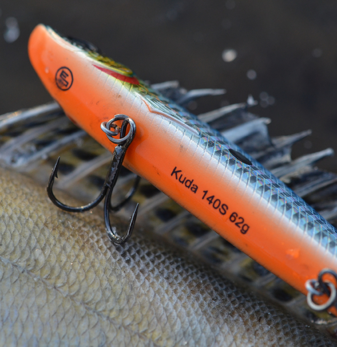  виб Kuda в размере 140 мм 62 г