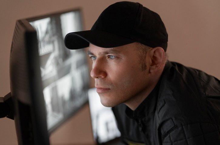 За сталкинг и преследования начнут судить по закону в России