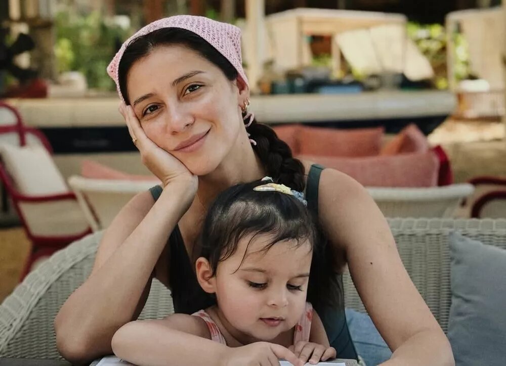    Равшана Куркова поделилась редкими фото из отпуска с детьми