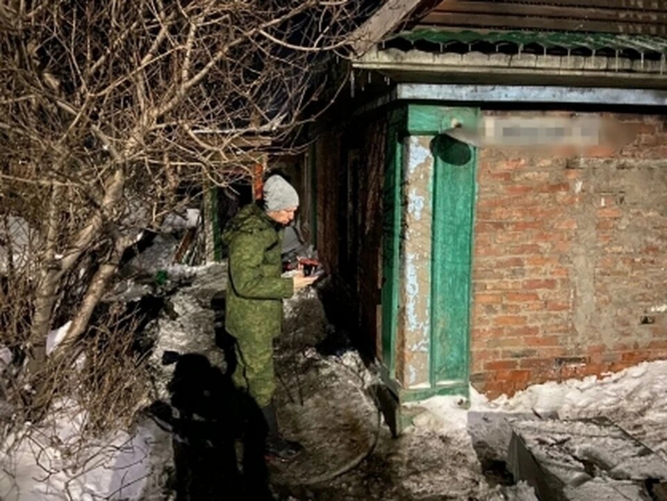 Двое детей смогли выбраться из пожара через окно. Фото: СК