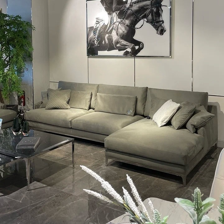 Пример дивана с обивкой из искусственной замши производства Estetica Vision