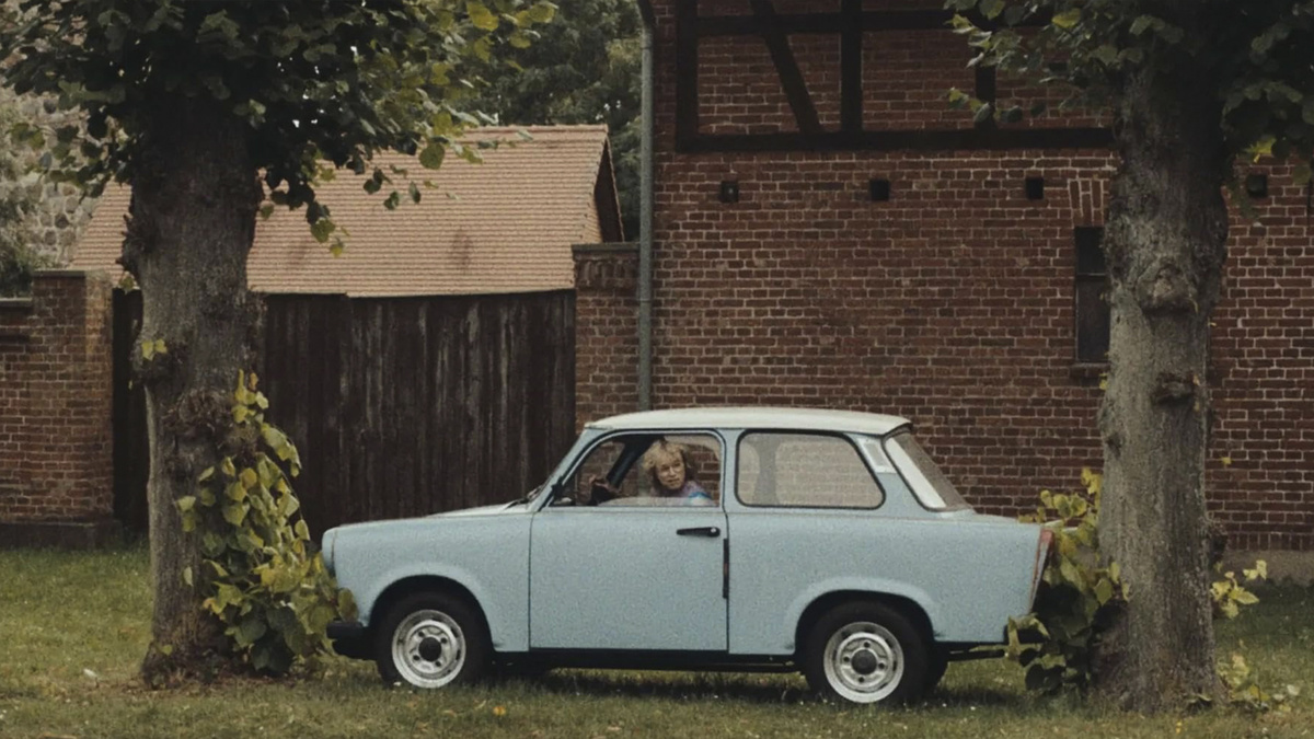 Кадр из фильма "Звук падения"