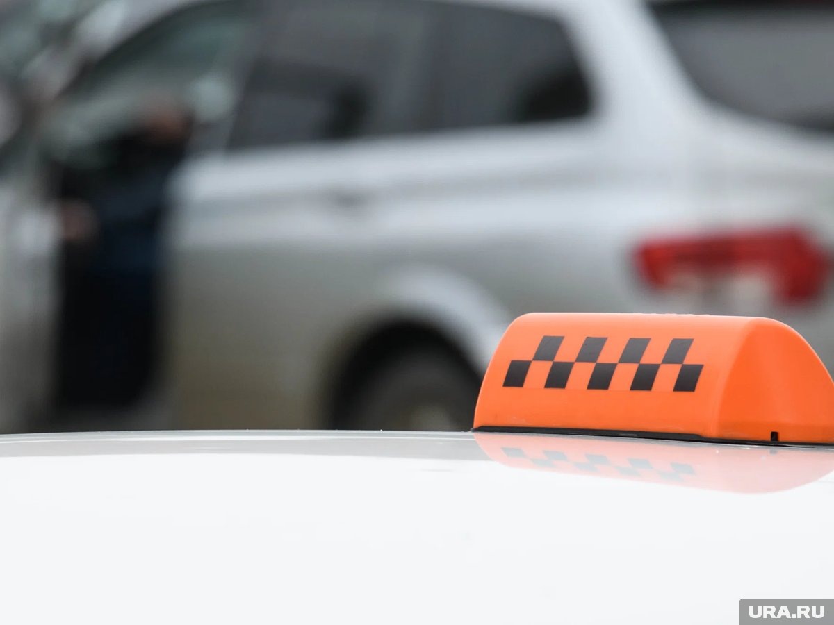     Во время новогодних праздников цены на такси в Тюмени выросли в два раза