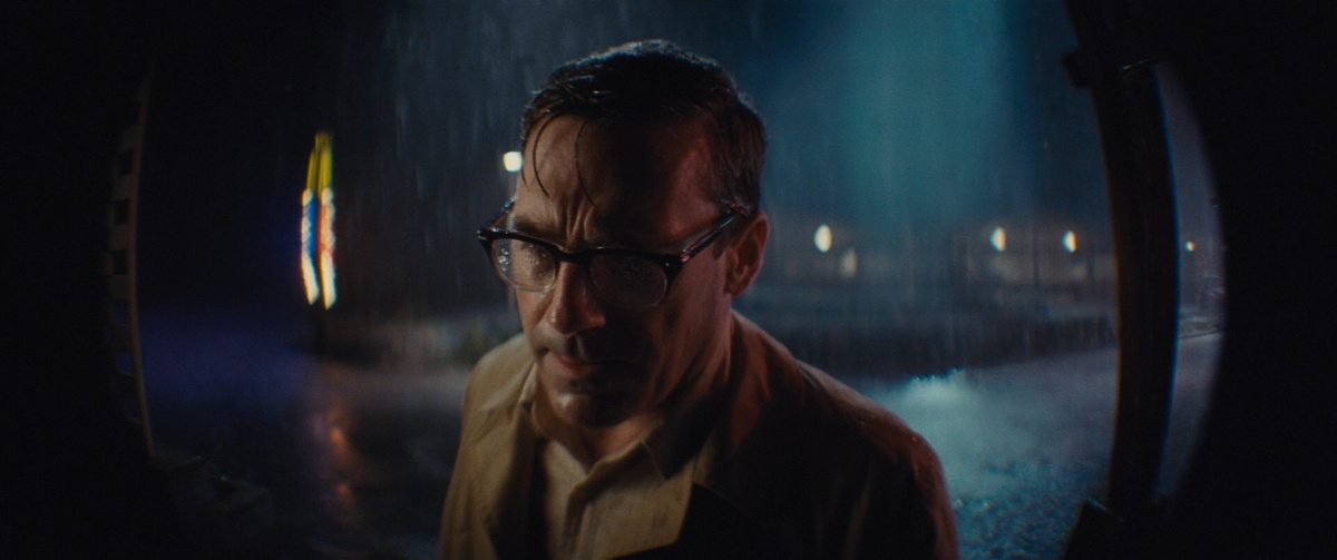 Джон Хэмм в срочном порядке заменил Рассела Кроу, который подписал контракт, но отказался незадолго до начала съёмок.