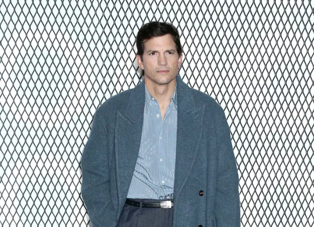    Эштон Кутчер признался, что его уволили из Gucci за лишний вес