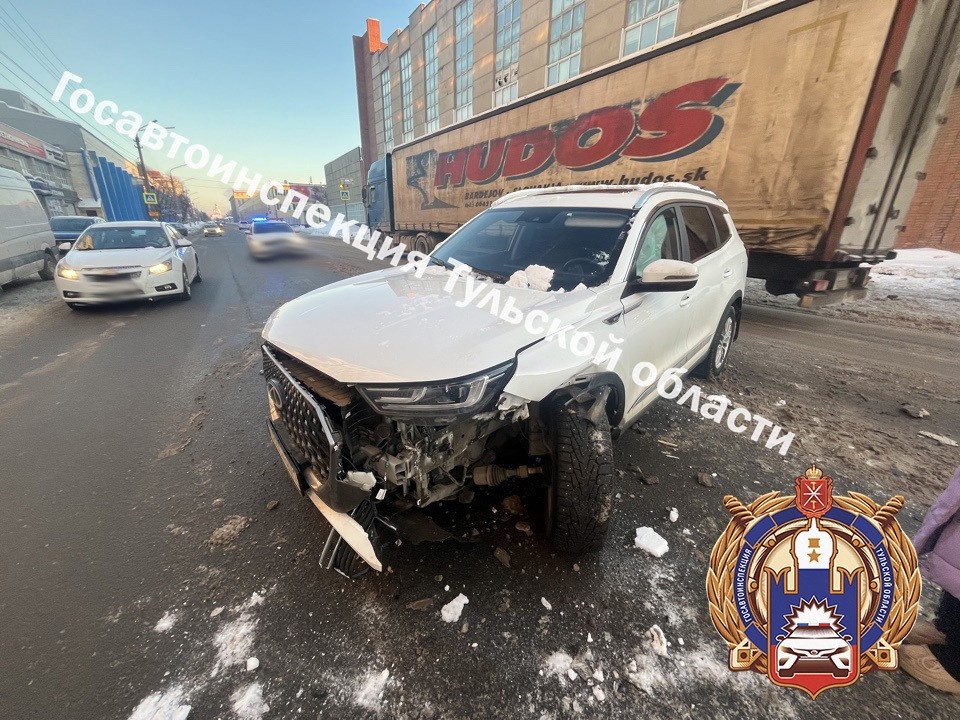    В ДТП на улице Мосина в Туле пострадали два человека. материалы пресс-служб