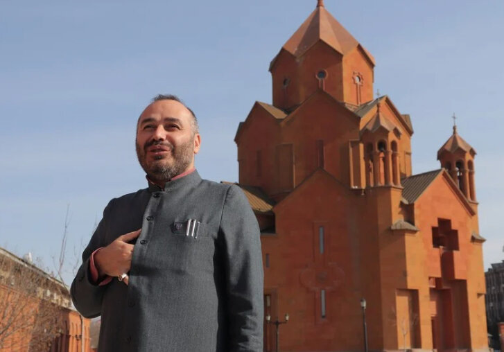    Суд принял к рассмотрению иск Геворга Сарояна и восстановил его в должности до вынесения окончательного решения. Источник фото aravot.am.