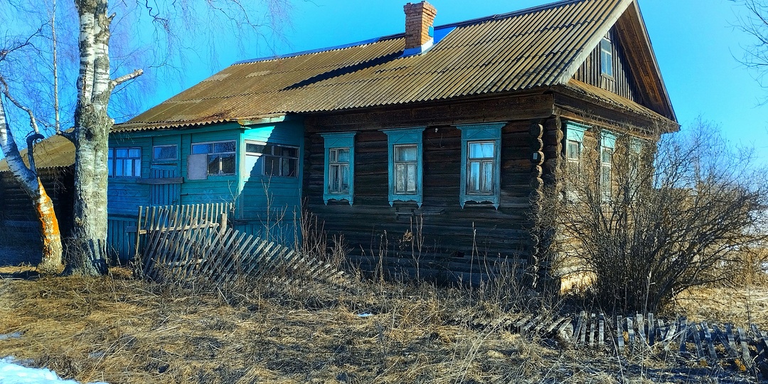 БОЛЬШАЯ НЕДАВНО ЗАБРОШЕННАЯ ДЕРЕВНЯ С ХОРОШИМИ ДОМАМИ