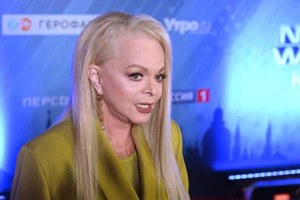    Певица Лариса Долина вернулась в Россию из Дубая Михаил ФРОЛОВ