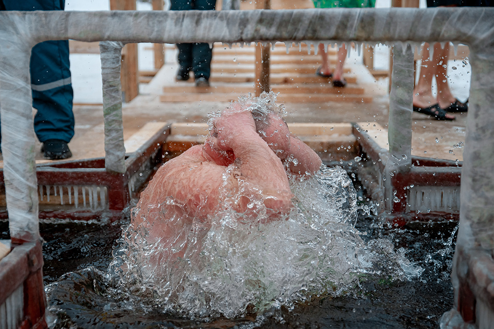 Трижды с головой – в Твери идут Крещенские купания
