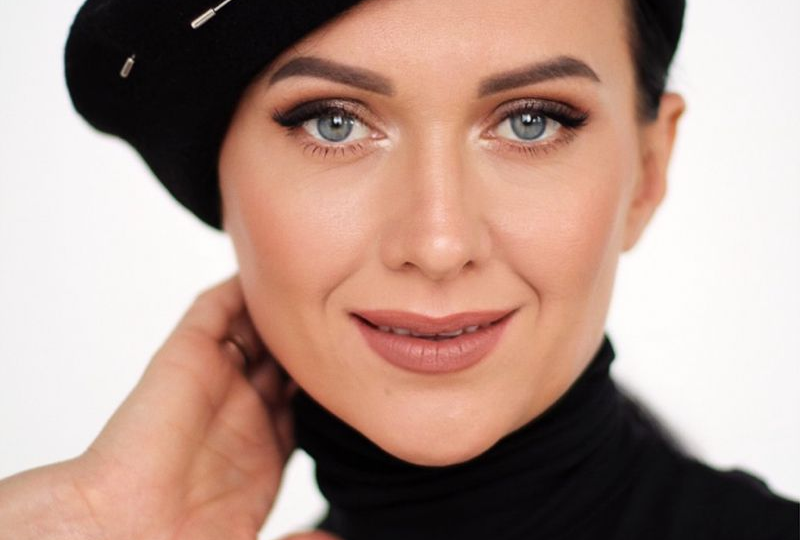 Какую шапку купить после 50 на весну 2026: 10 трендовых моделей, которые можно носить не один сезон