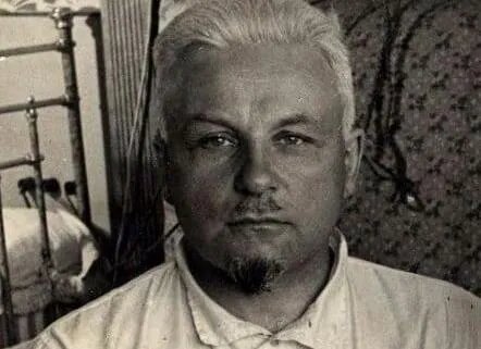 Блестящий организатор советской разведки и контрразведки. Арестован и расстрелян в один деньСтатья по теме: