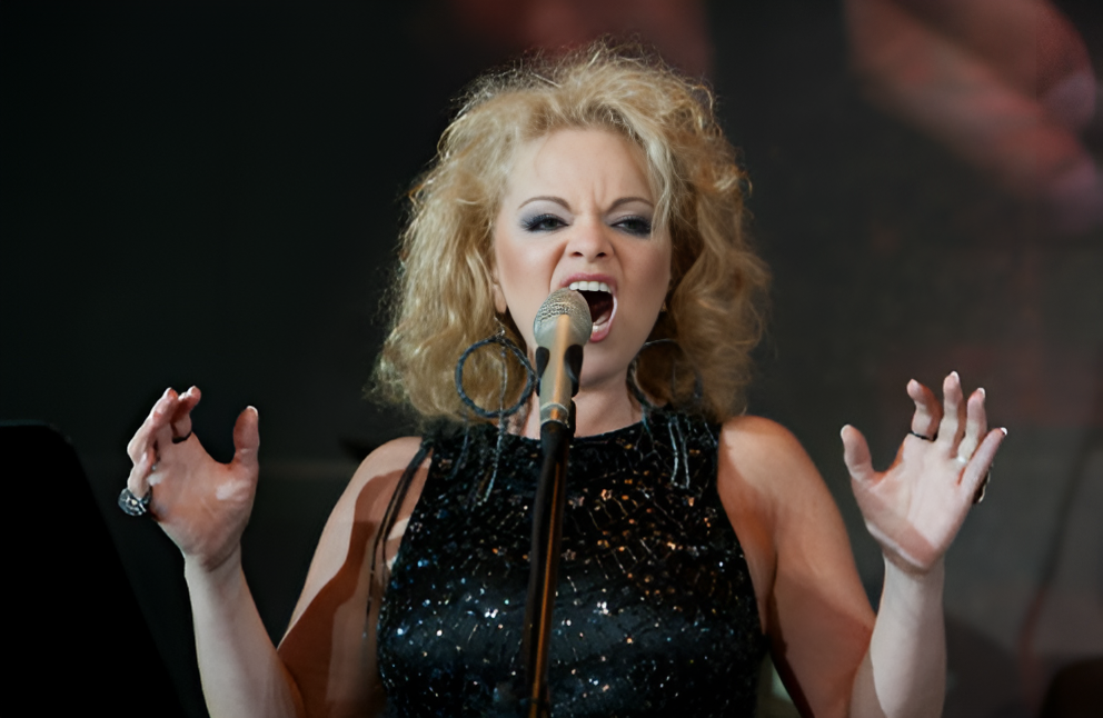 "Главней всего погода в доме..." Фото Яндекс.Картинки. 