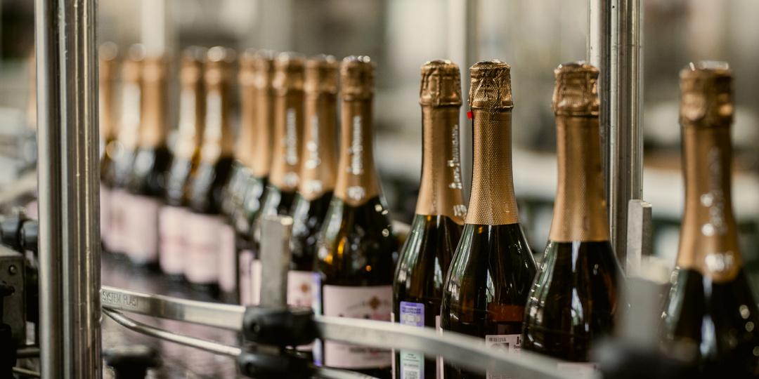 «Левъ Голицынъ», «Абрау-Дюрсо» или «Новый свет». Какое шампанское лучше и почему.