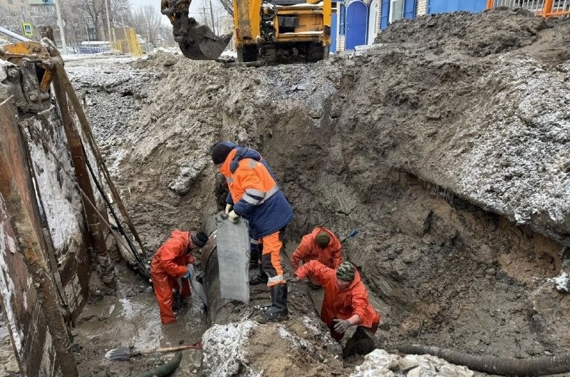 Субботнюю аварию в Астрахани ликвидировали 20 специалистов