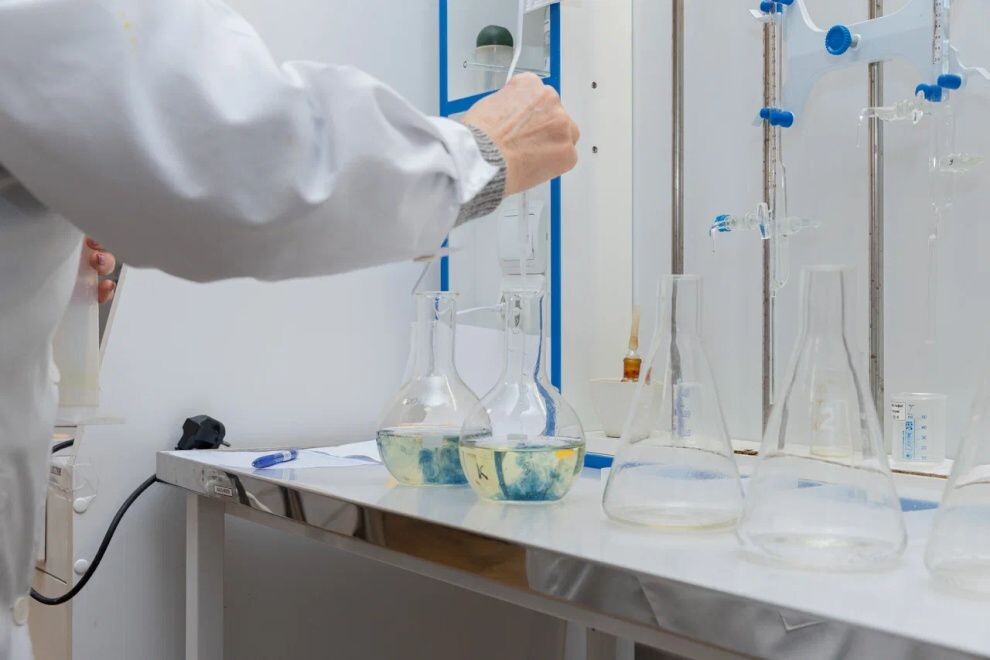    Более 200 тысяч исследований подтвердили качество воды в Петербурге в 2025 году