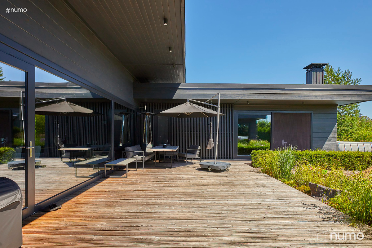 Современный дом из дерева