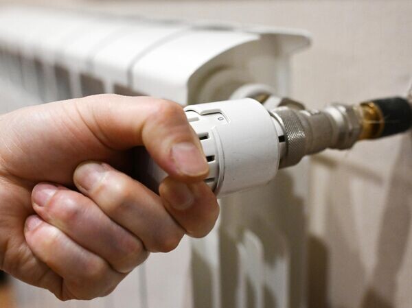 Минэнерго: тепло возвращается в дома после аварии на теплотрассе в Минске