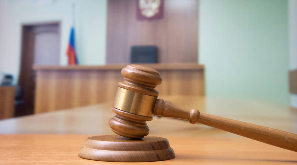 Суд решил изъять у нижегородского сотрудника ГИБДД квартиру и автомобиль