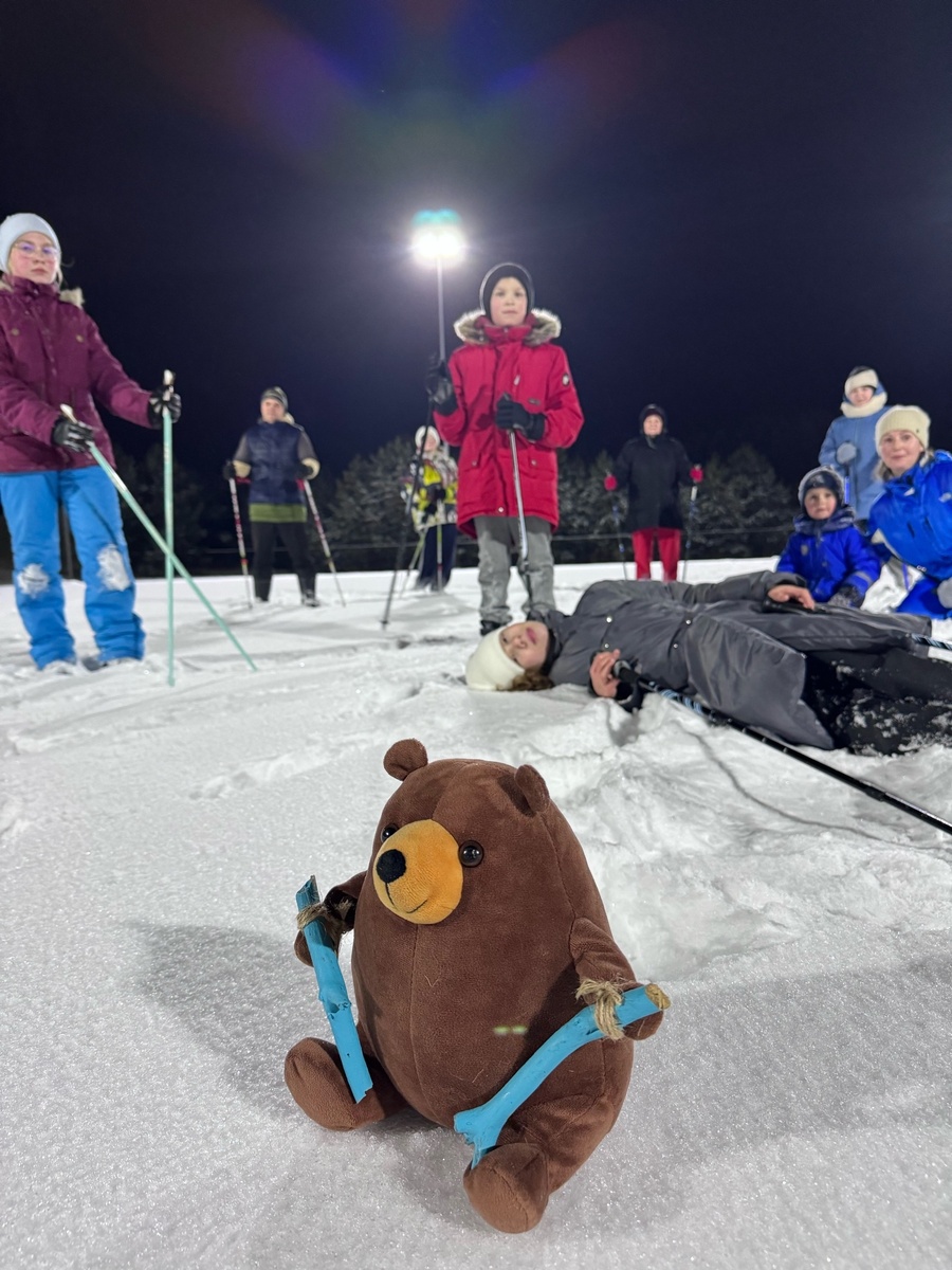 После одной из тренировок с необычным гостем–Мишкой!