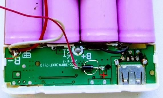 Цветной полосой обозначен вывод катода.