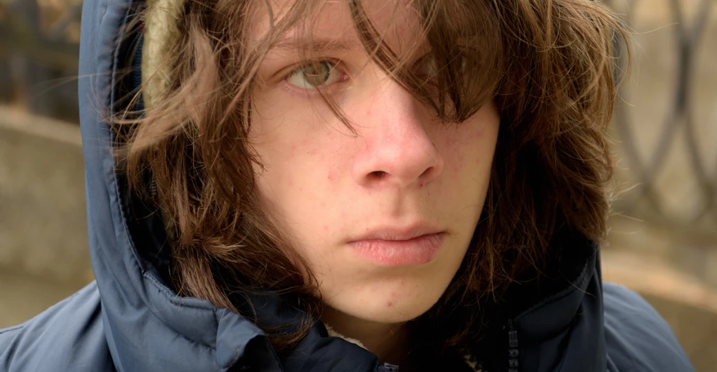 Тихие сигналы: как понять, что ребенок скрывает свои настоящие чувства