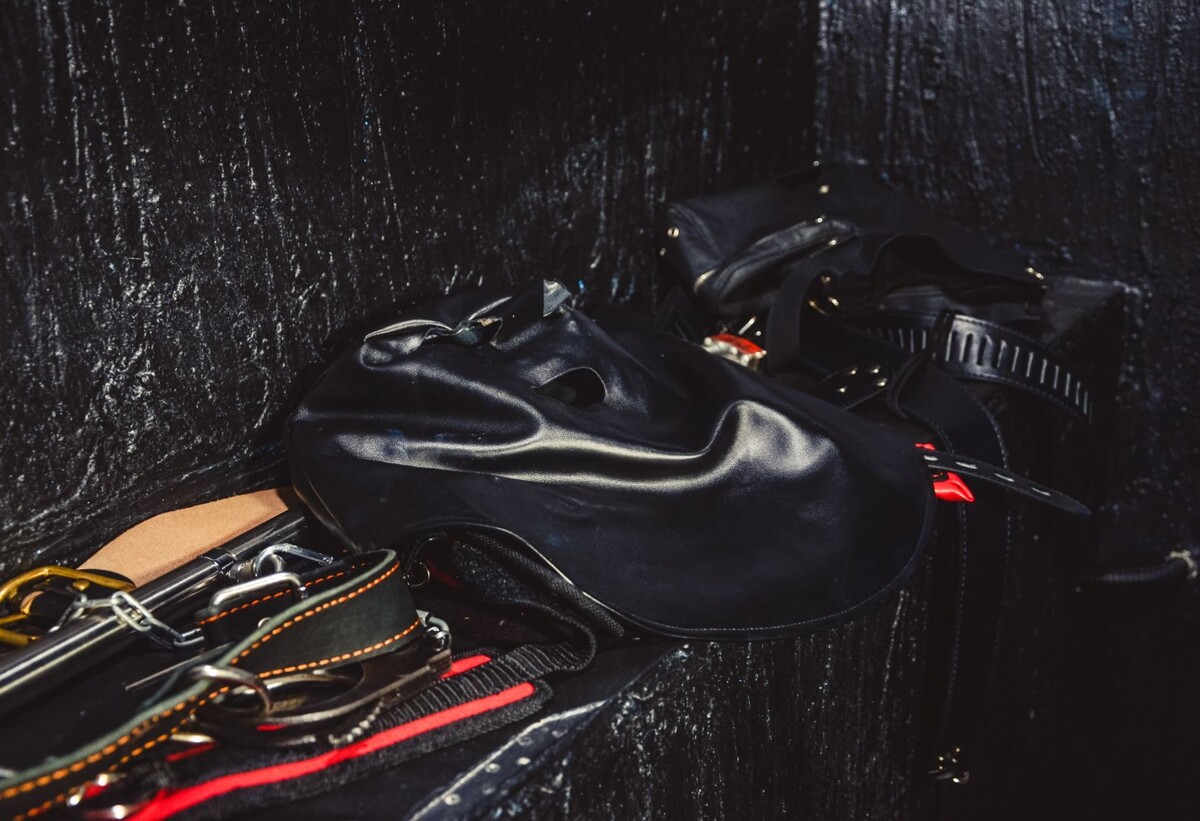 Это не реквизит. Это язык, на котором говорят желания