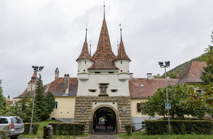    Здание «с глазами»: ворота Екатерины. Алексей Смышляев / Фотобанк Лори