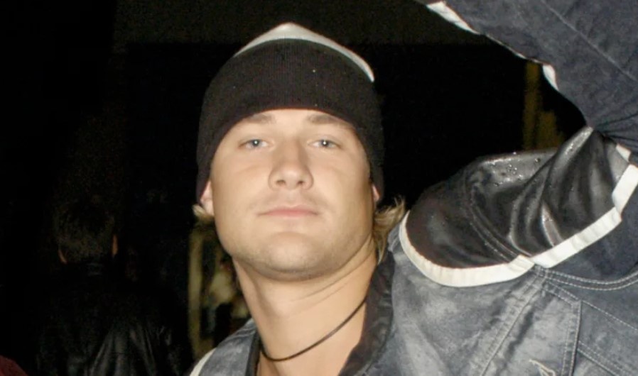 Леонид Нерушенко родился в обеспеченной семье.