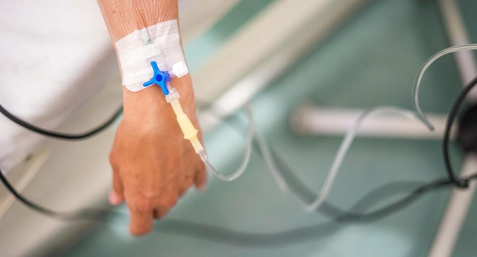 Пациентка тюменской больницы из-за недосмотра «прикипела ногами» к батарее