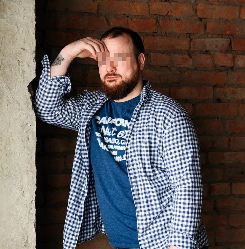    Евгений долгое время служил в полиции, но потом ушел в бизнесмены, а еще подрабатывал певцом в ресторанах. Фото: личная страница в соцсетях