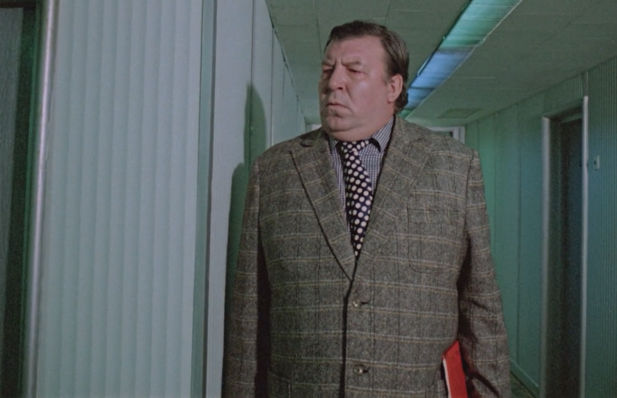 Кадр из кинофильма "Чародеи", 1982 г., режиссер Константин Бромберг, сценаристы Аркадий Стругацкий, Борис Стругацкий, композитор Евгений Крылатов (скриншот)