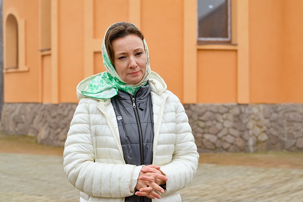    Анна Кузнецова: В первые поездки нужно было везти сюда все. Проще сказать, чего не надо было. Не надо было одного - учить Донбасс, что делать. / Пресс-служба Анны Кузнецовой