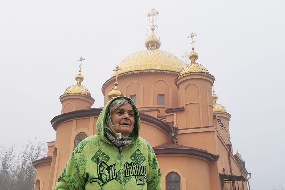    Бабушка Марина в прошлом преподаватель русского языка и литературы. О своей жизни сочинила целую поэму и охотно читает ее всем желающим. / Фото: Татьяна Владыкина