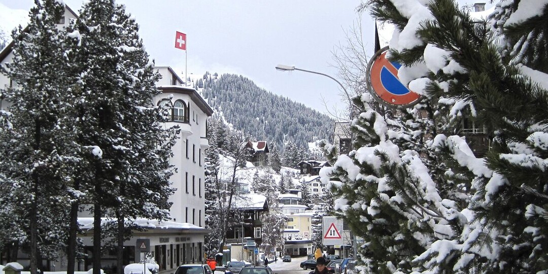 FT высмеяла "давосский диалект" английского языка