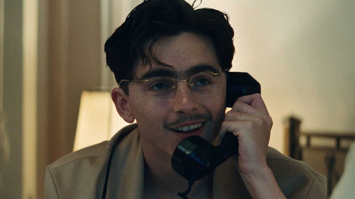   Кадр из фильма «Марти Великолепный» / Режиссер Джош Сэфди / A24