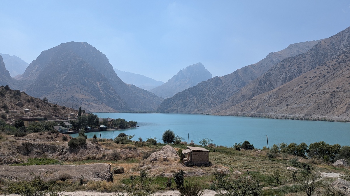 Озеро Искандеркуль