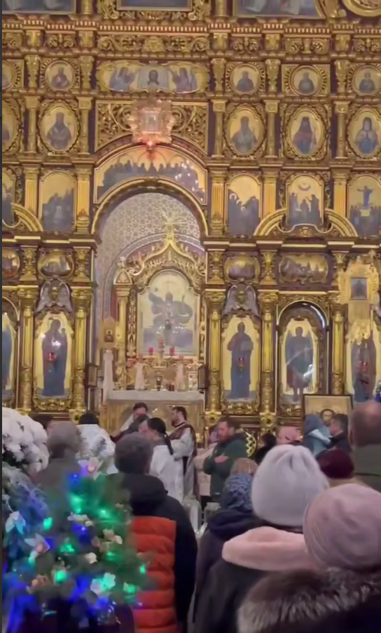 Крещенская служба в Спасо-Преображенском соборе Донецка