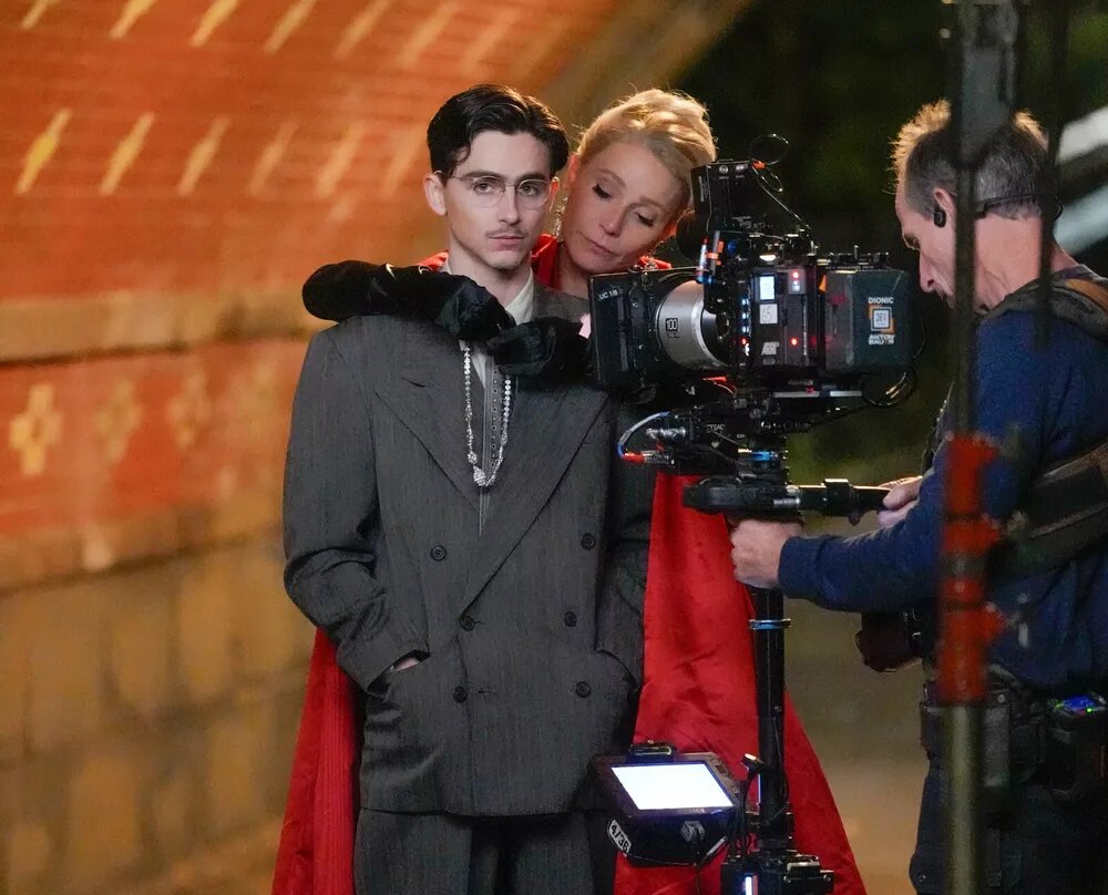 Тимоти и Гвинет на съемках📷
