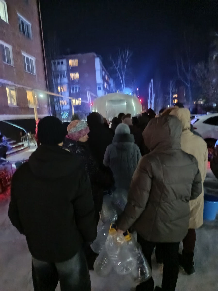 Очередь за водой 