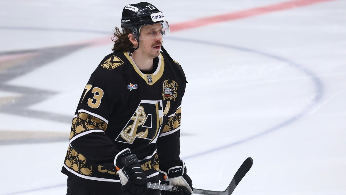    Защитник «Адмирала» Либор Шулак.ХК «Адмирал»