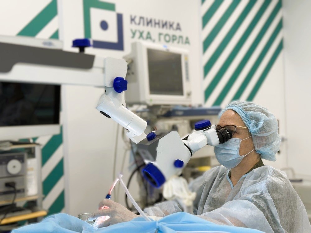 На фото кандидат медицинских наук, эксперт по лор-патологиям, отохирург  Клиники уха, горла и носа Мосейкина Лилия Алексеевна