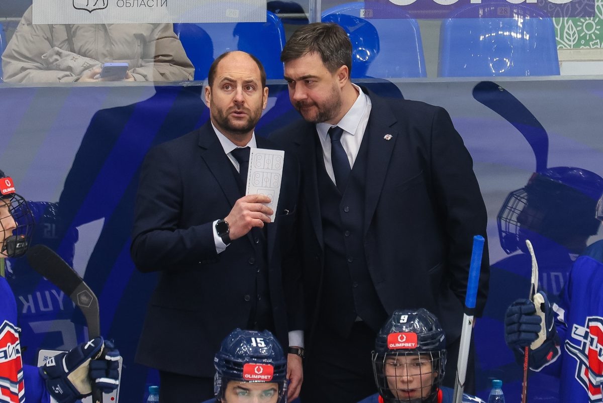    Ближайший помощник москвича Алексея Подалинского (слева) на тренерском мостике – нижегородец Михаил Тюляпкин