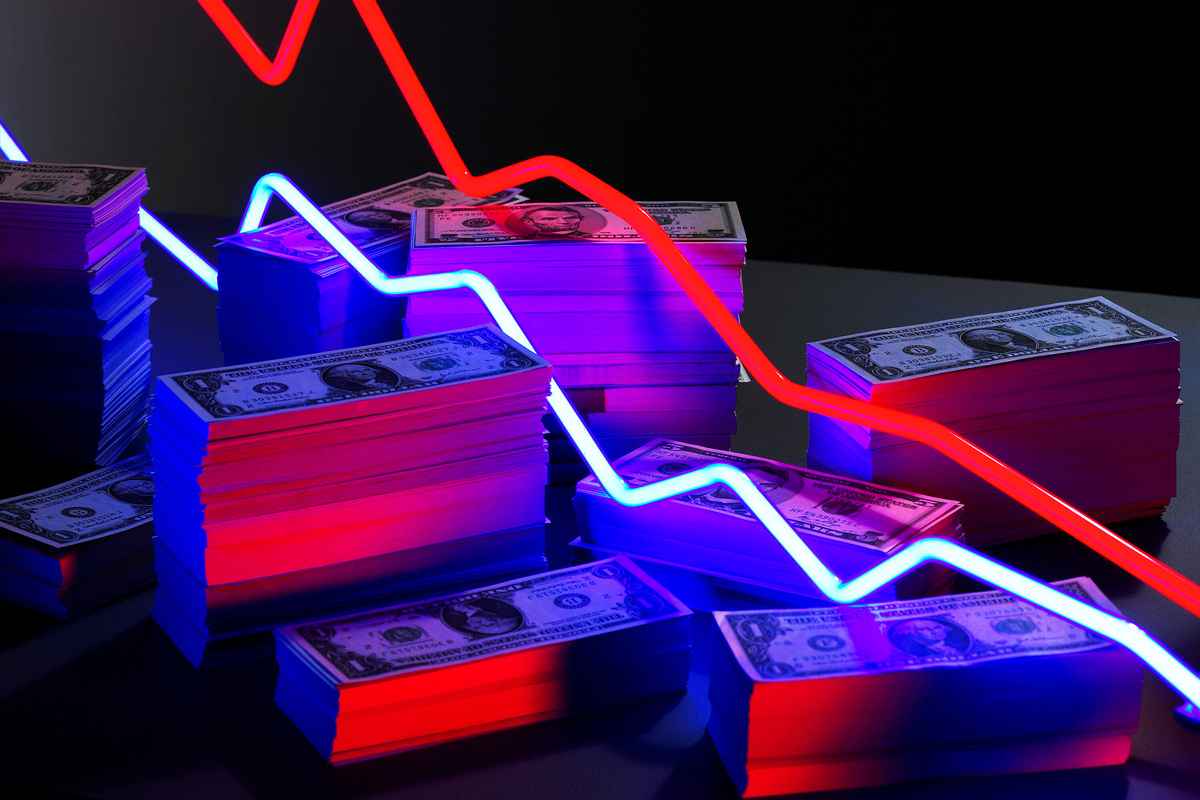     Доллар упадет до 70? Как будет «штормить» курс в начале года