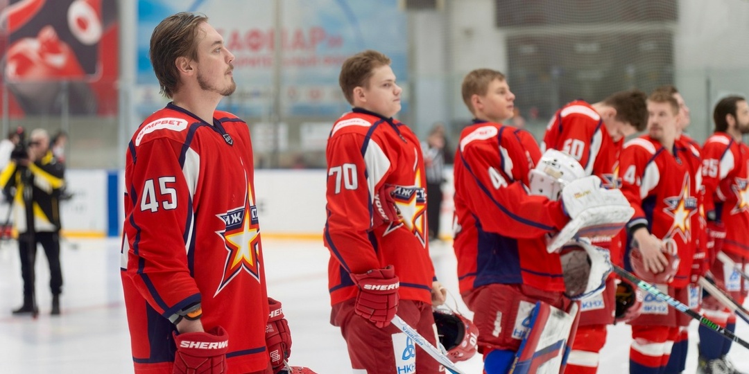 Хоккейная «Ижсталь» дома проиграла «Соколу»