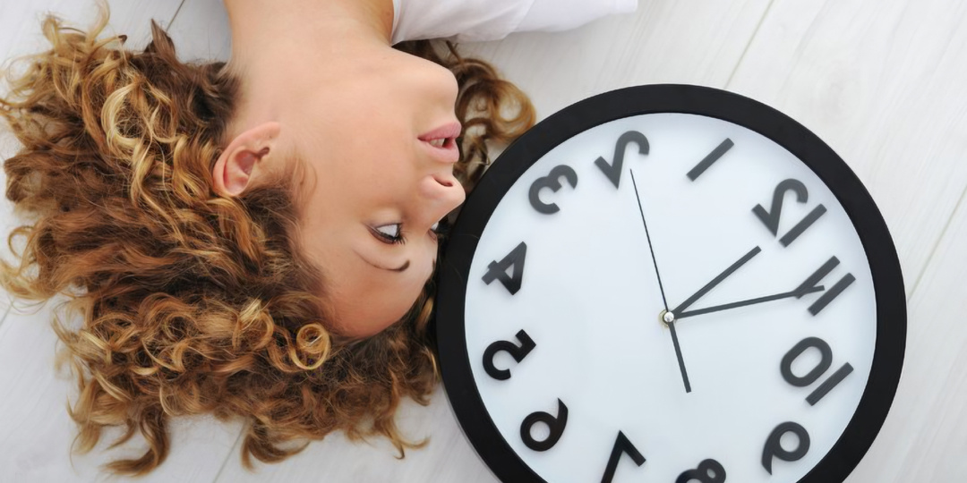 Кризис тридцатилетних: Почему миллионы бросают карьеру и ищут себя — осознанная жизнь или побег от ответственности?