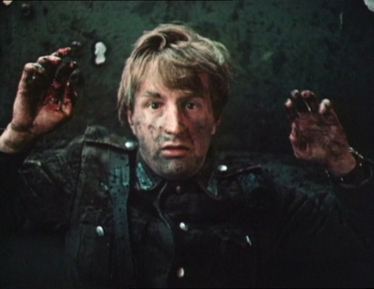 Кадр из кинофильма "Сашка", 1981 г., режиссер Александр Сурин, сценарист Вячеслав Кондратьев, композитор Виталий Гевиксман (скриншот)