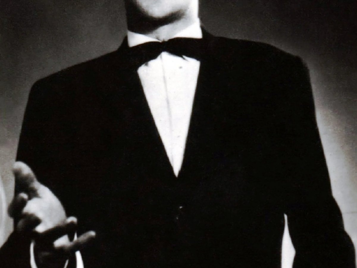    Муслим Магомаев стал первым педагогом Ирины, а также первой безответной любовью