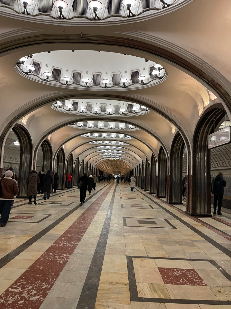 Станция метро Маяковская 